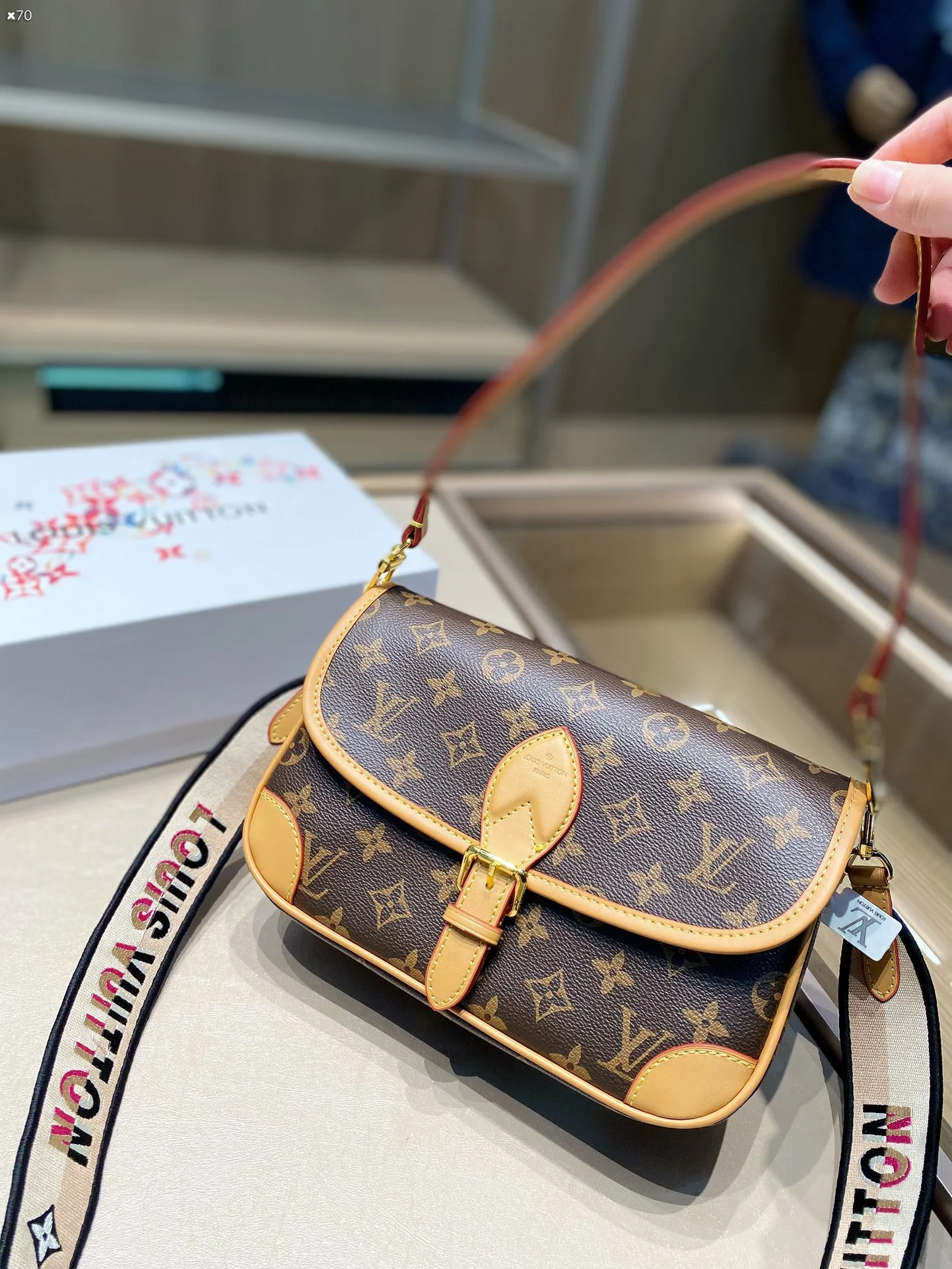 LV-XB-Diane-32140-$59-001